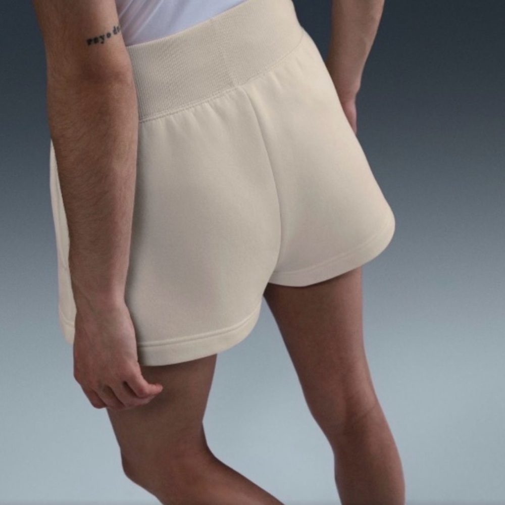 Nike New With Tags XL Tennis Women's Cream Shorts - Picture 4 of 11